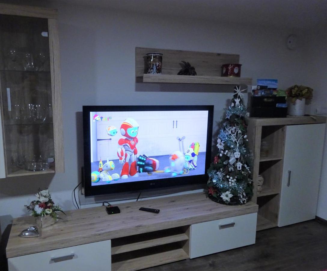 Family Friendly Apartment 3 Adults Plus Child Ruzomberok Exteriér fotografie