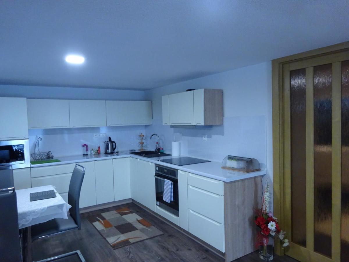Family Friendly Apartment 3 Adults Plus Child Ruzomberok Exteriér fotografie